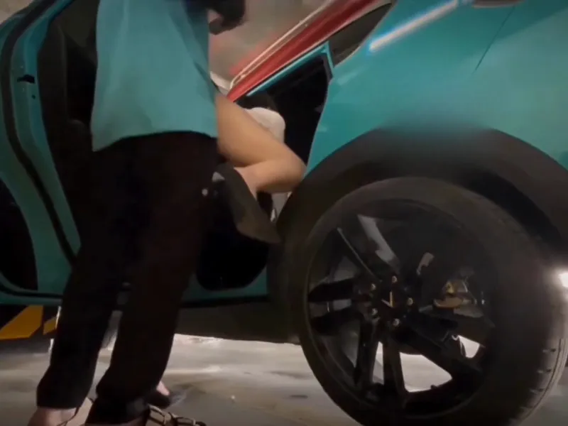 Anh tài xế công nghệ số hưởng được cô em cho doggy để trả tiền xe